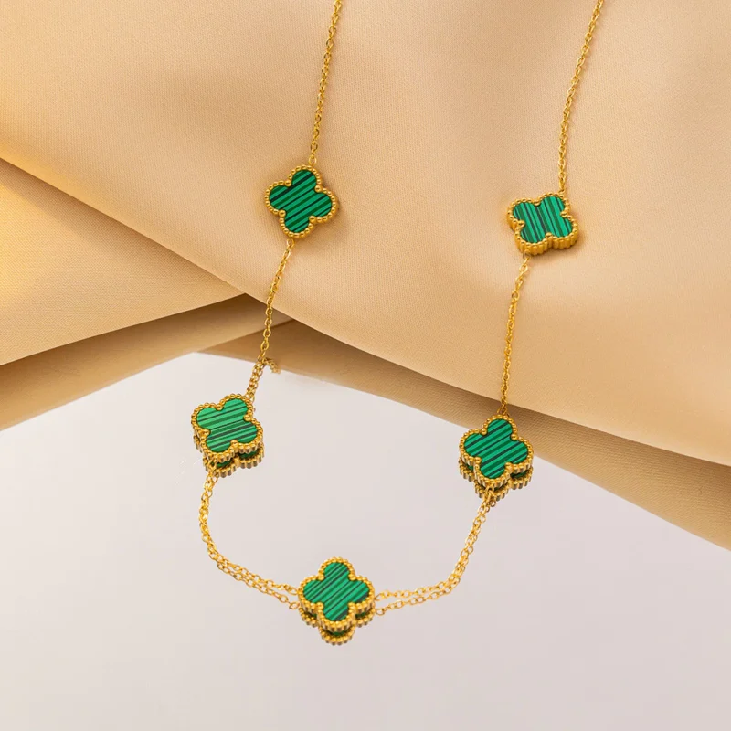 Combo Collar Van Cleef Bañado en Oro + Caja de Regalo