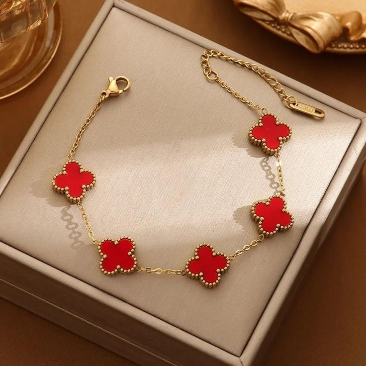 Combo Collar Van Cleef Bañado en Oro + Caja de Regalo